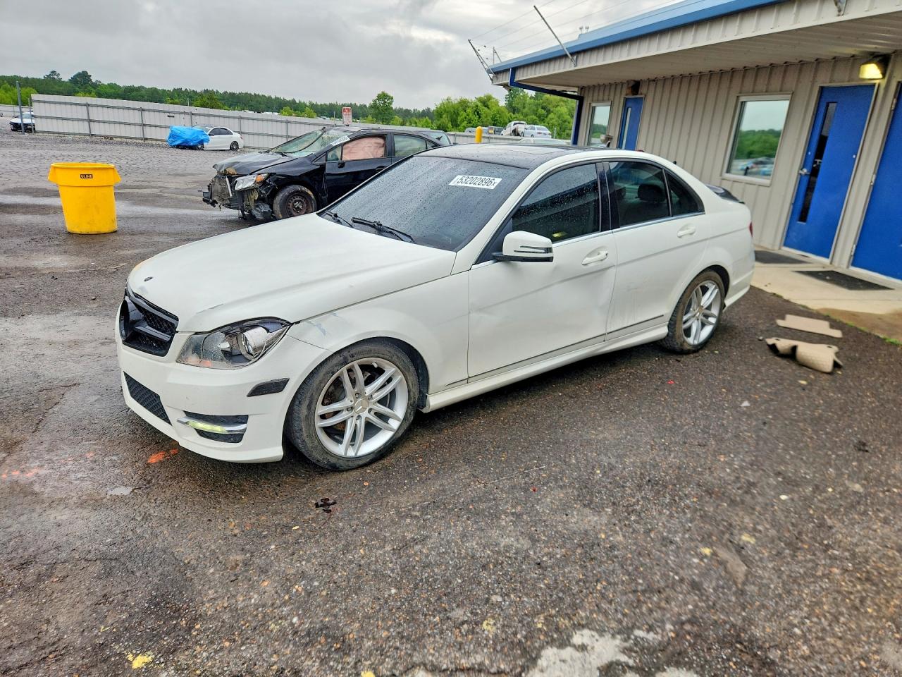 Salvage Mercedes-Benz C-Class Image