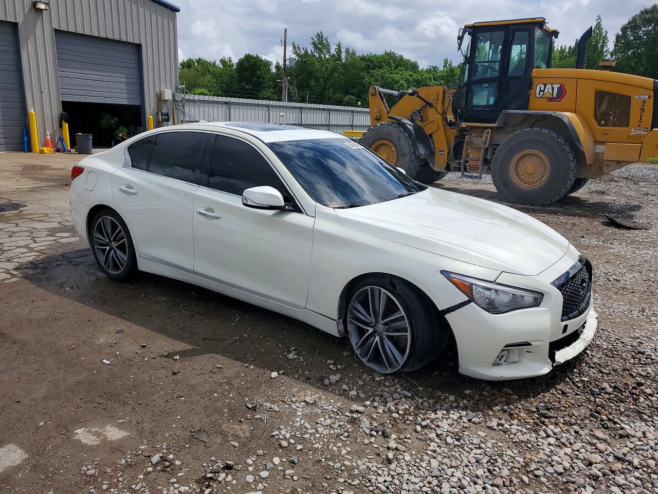INFINITI Q50 Premium