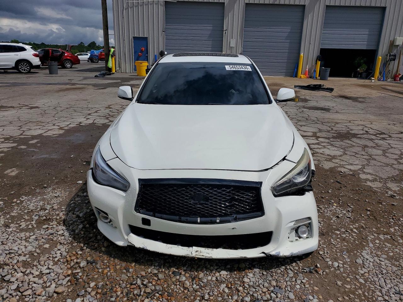 INFINITI Q50 Premium