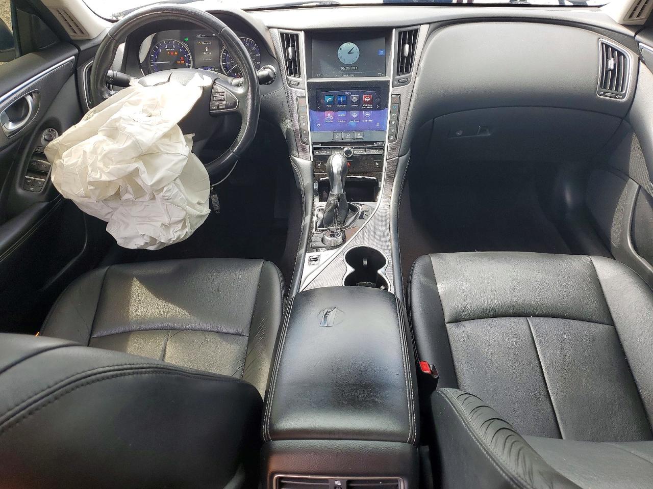 INFINITI Q50 Premium