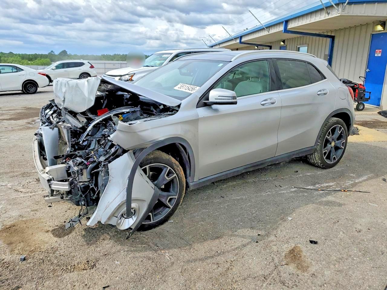Salvage Mercedes-Benz GLA Image