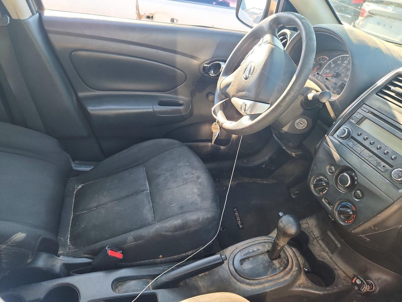 Nissan Versa 1.6 S Plus