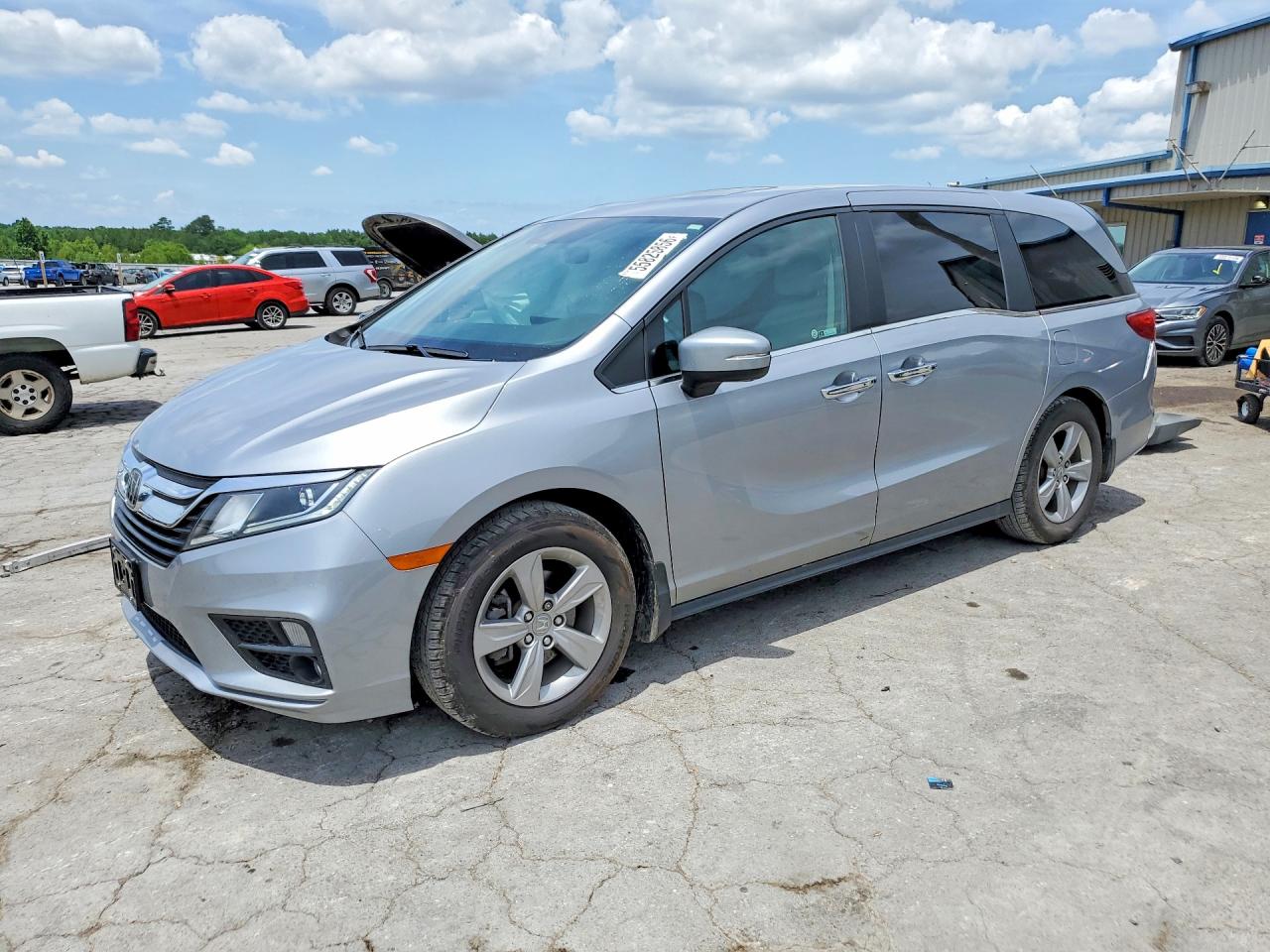 Salvage Honda Odyssey Image