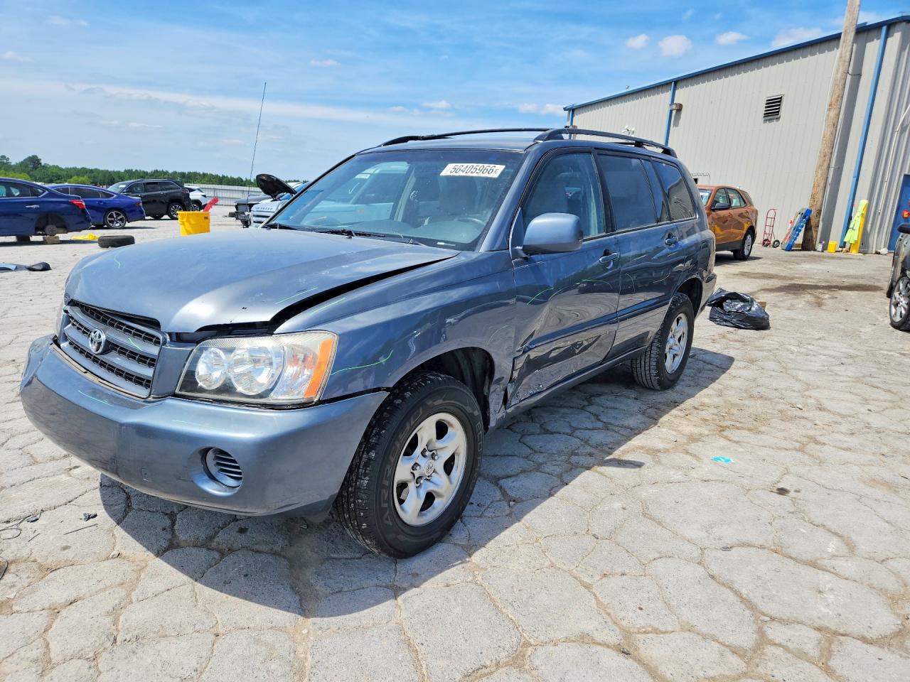 Salvage Toyota Highlander Image
