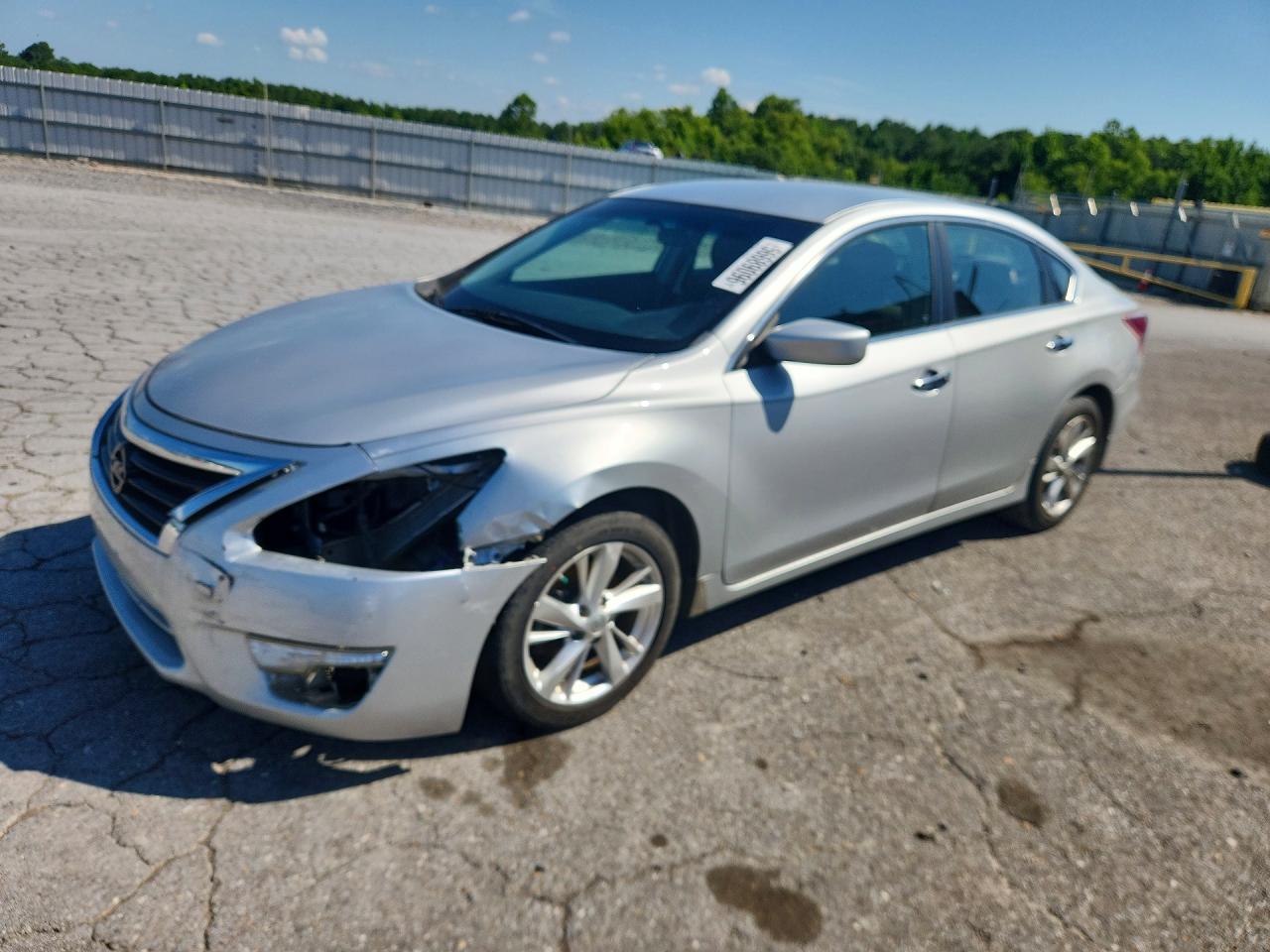 Salvage Nissan Altima Image