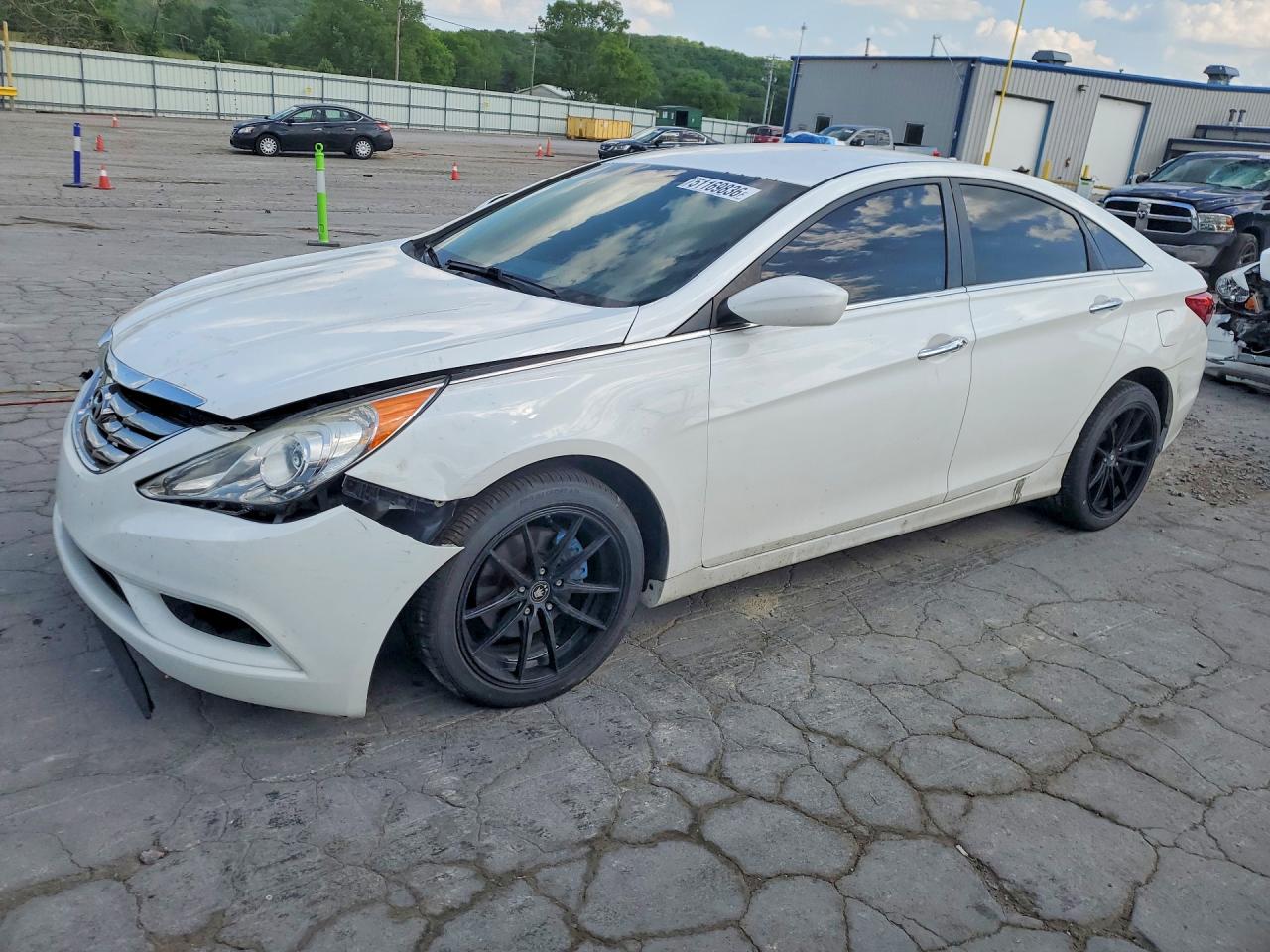 Salvage Hyundai SONATA Image