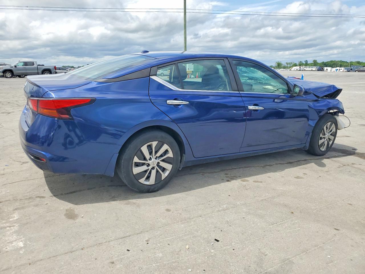 Nissan Altima S