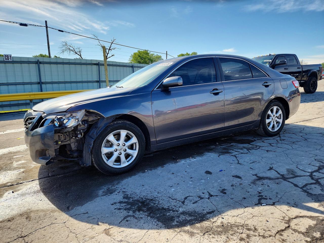 Salvage Toyota Camry Image