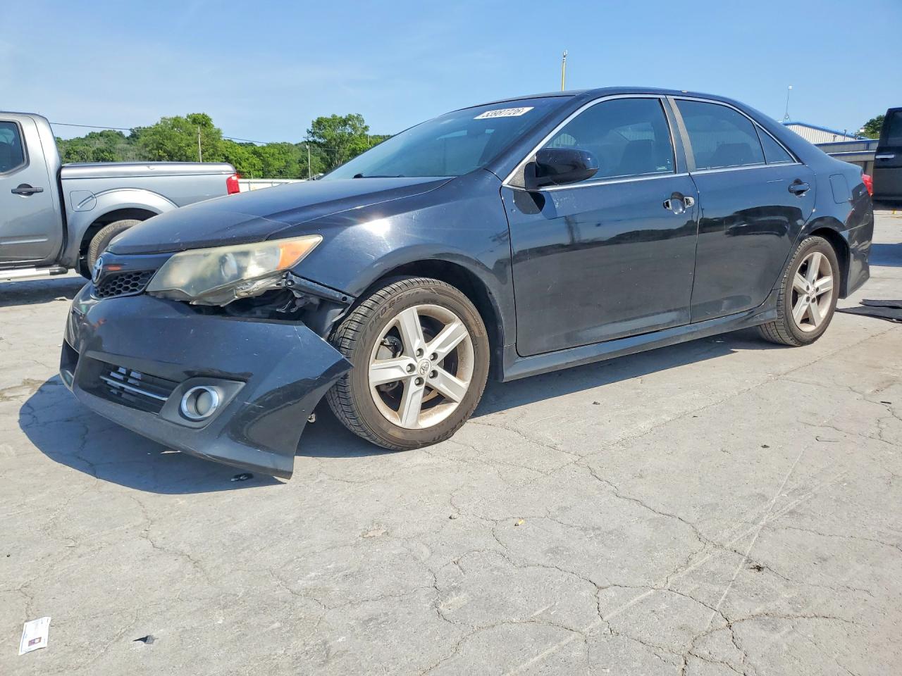 Salvage Toyota Camry Image