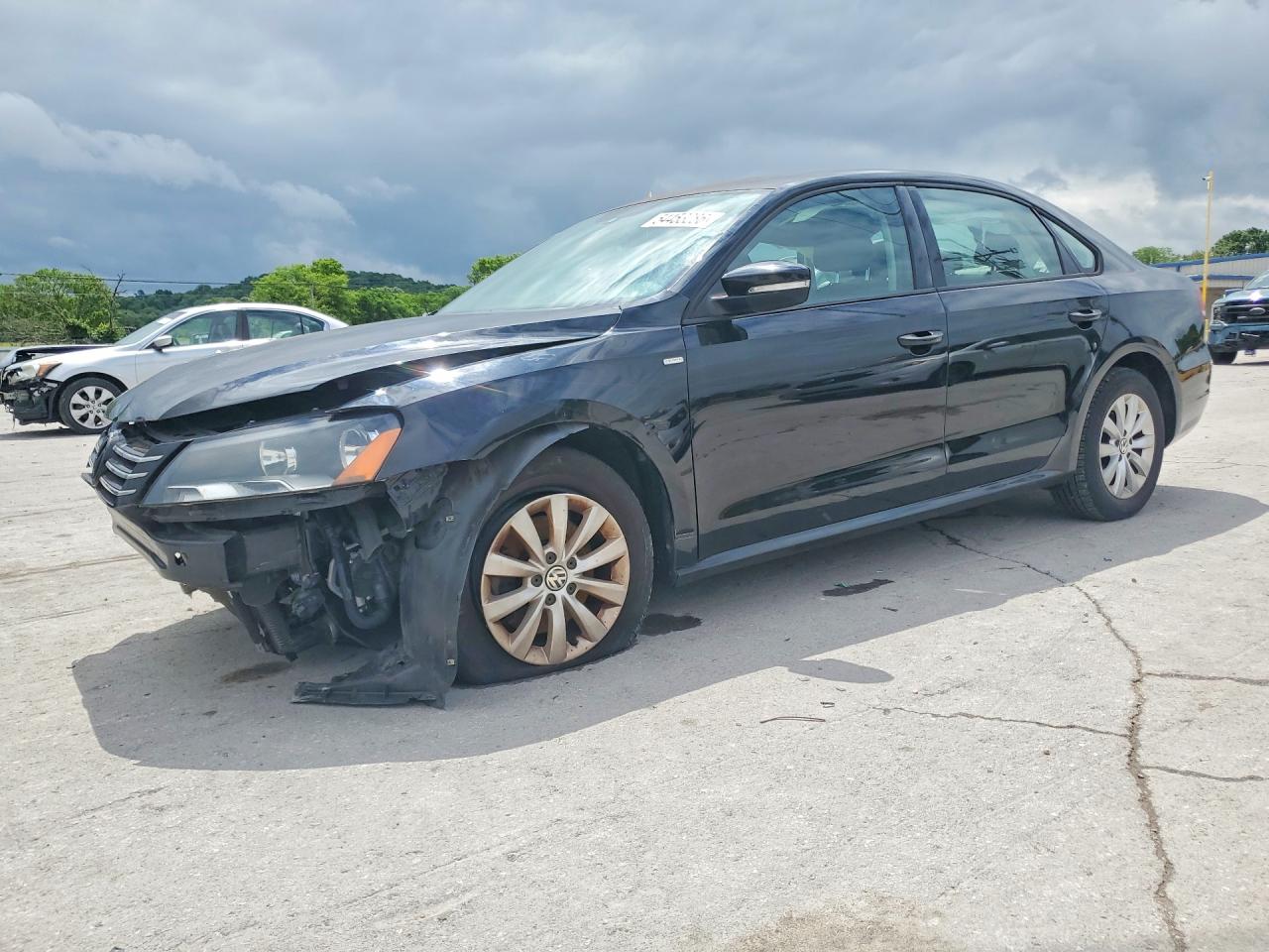 Salvage Volkswagen Passat Image