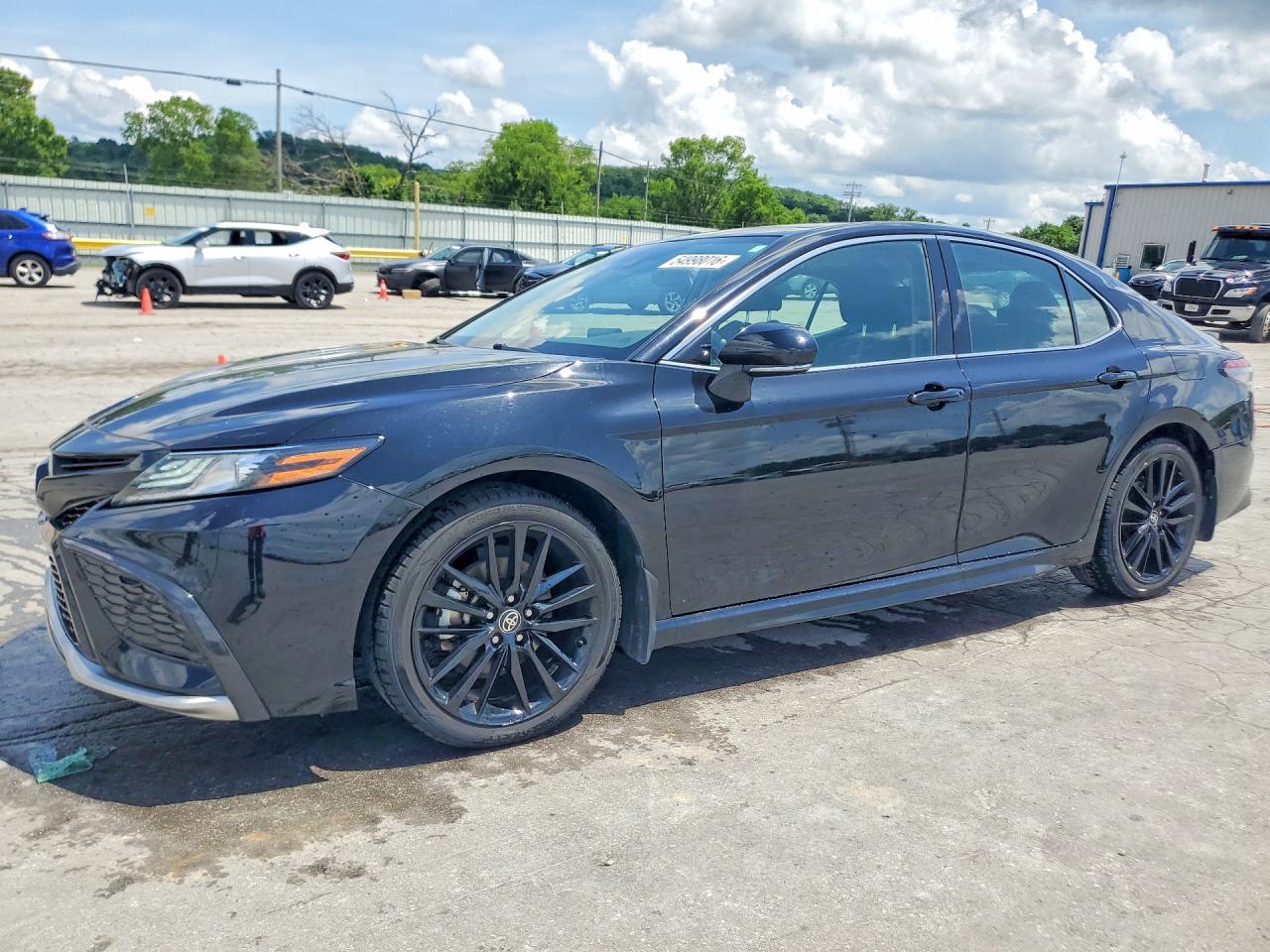 Salvage Toyota Camry Image
