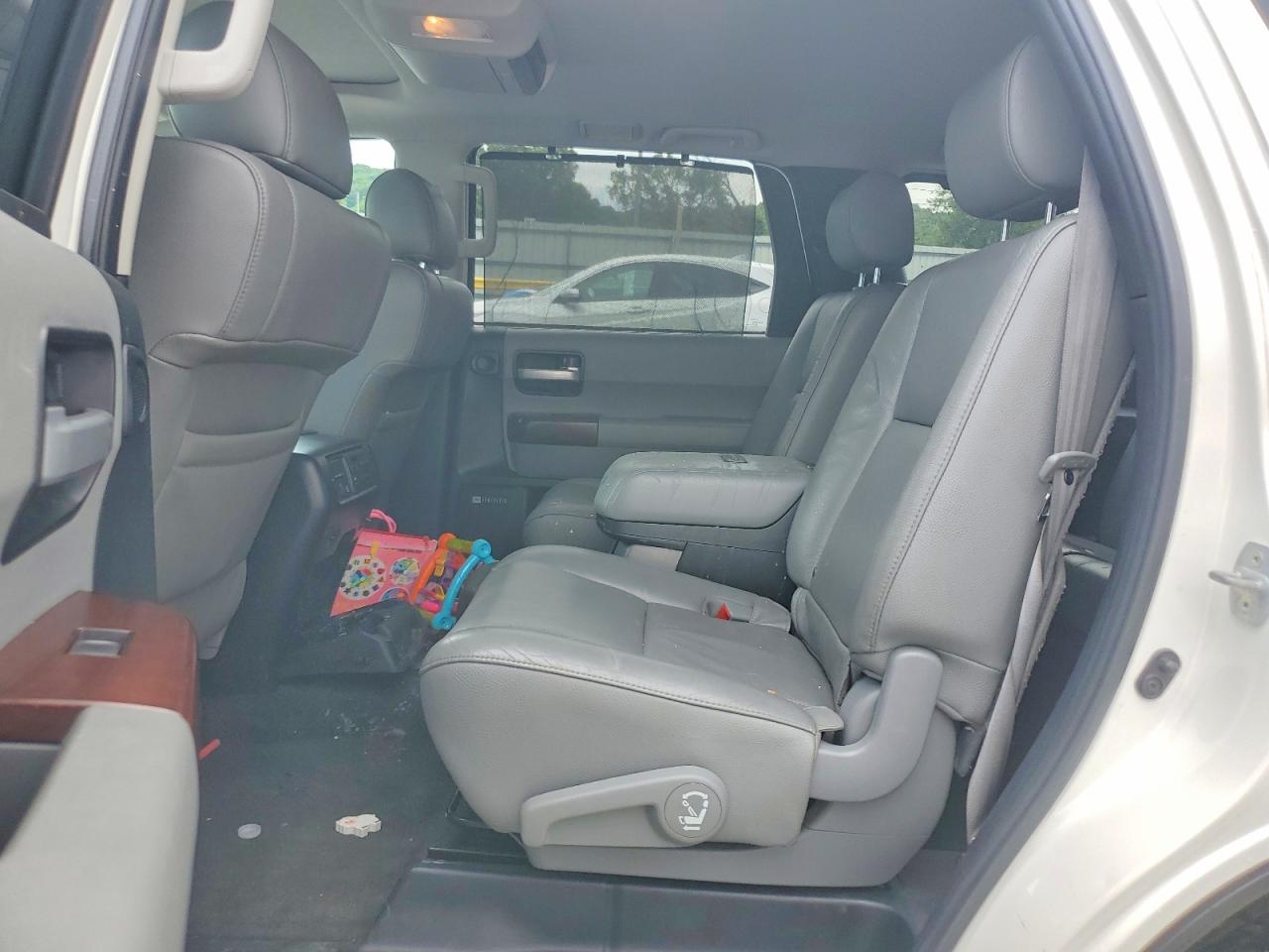 Toyota Sequoia Platinum
