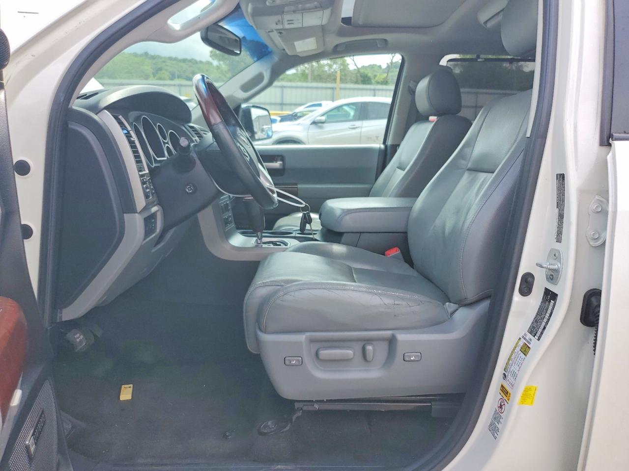 Toyota Sequoia Platinum