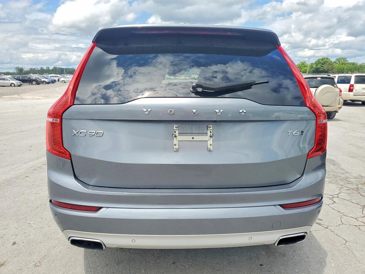 Volvo XC90 T6 Momentum