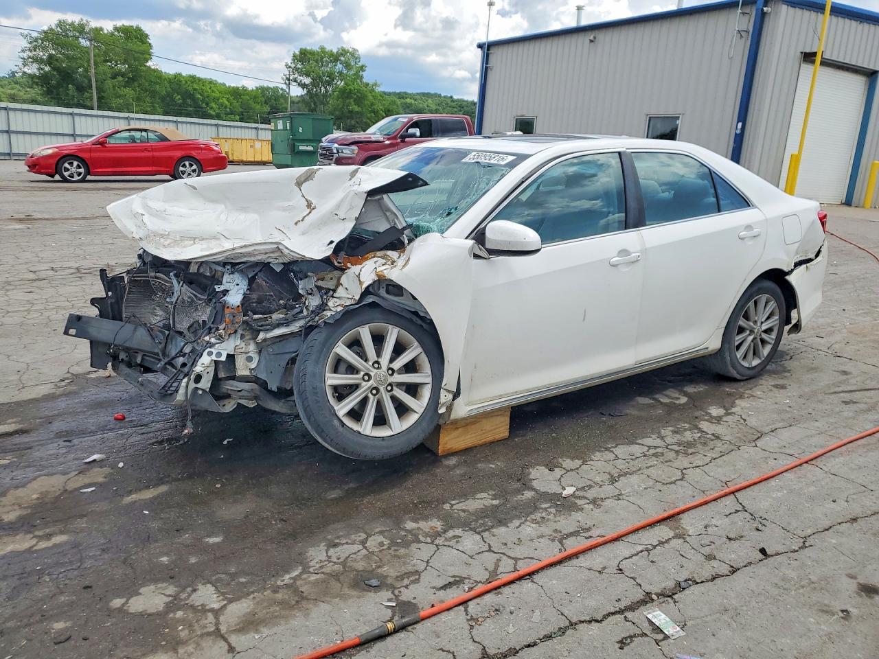 Salvage Toyota Camry Image