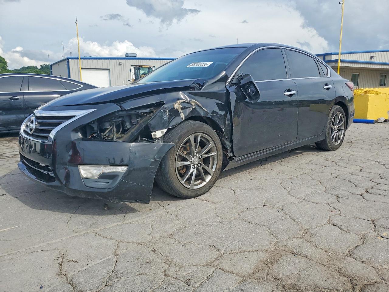 Salvage Nissan Altima Image