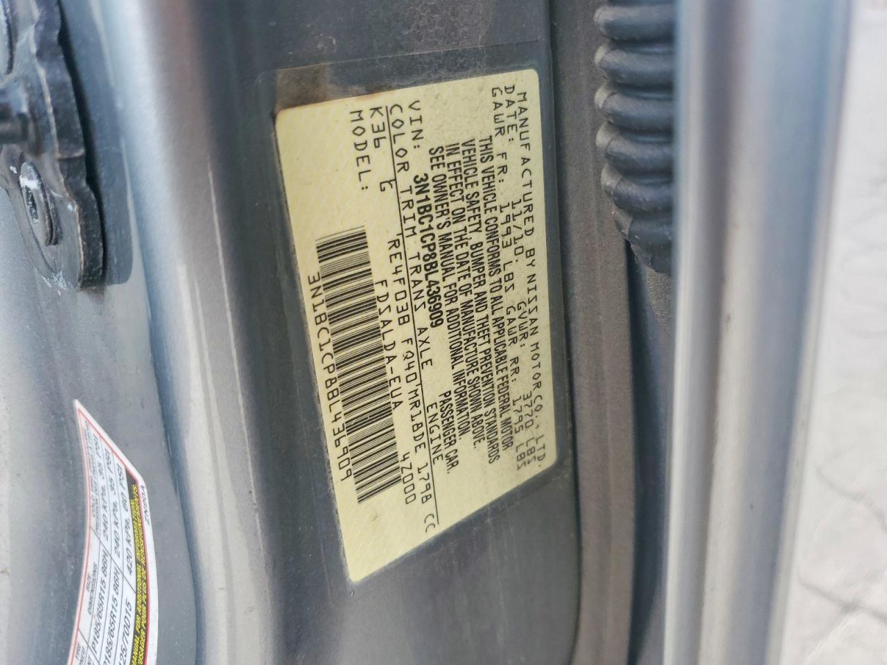 Nissan Versa 1.8 S