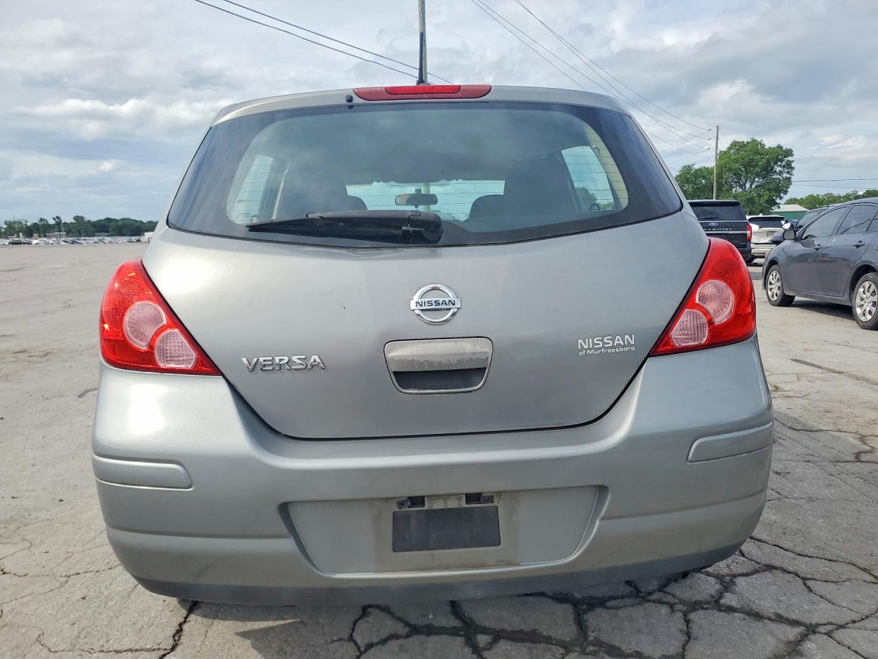 Nissan Versa 1.8 S