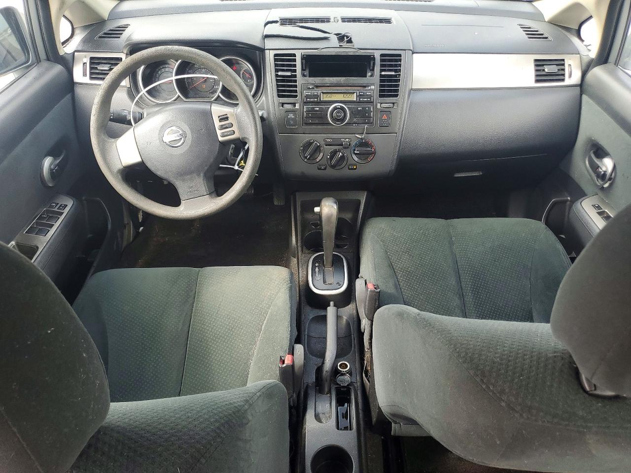 Nissan Versa 1.8 S