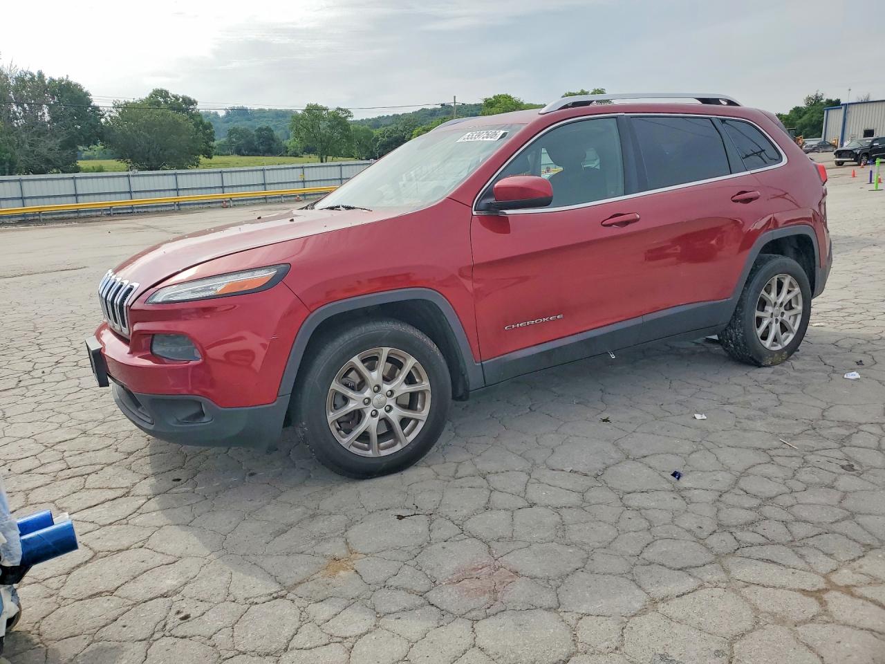 Salvage Jeep Cherokee Image