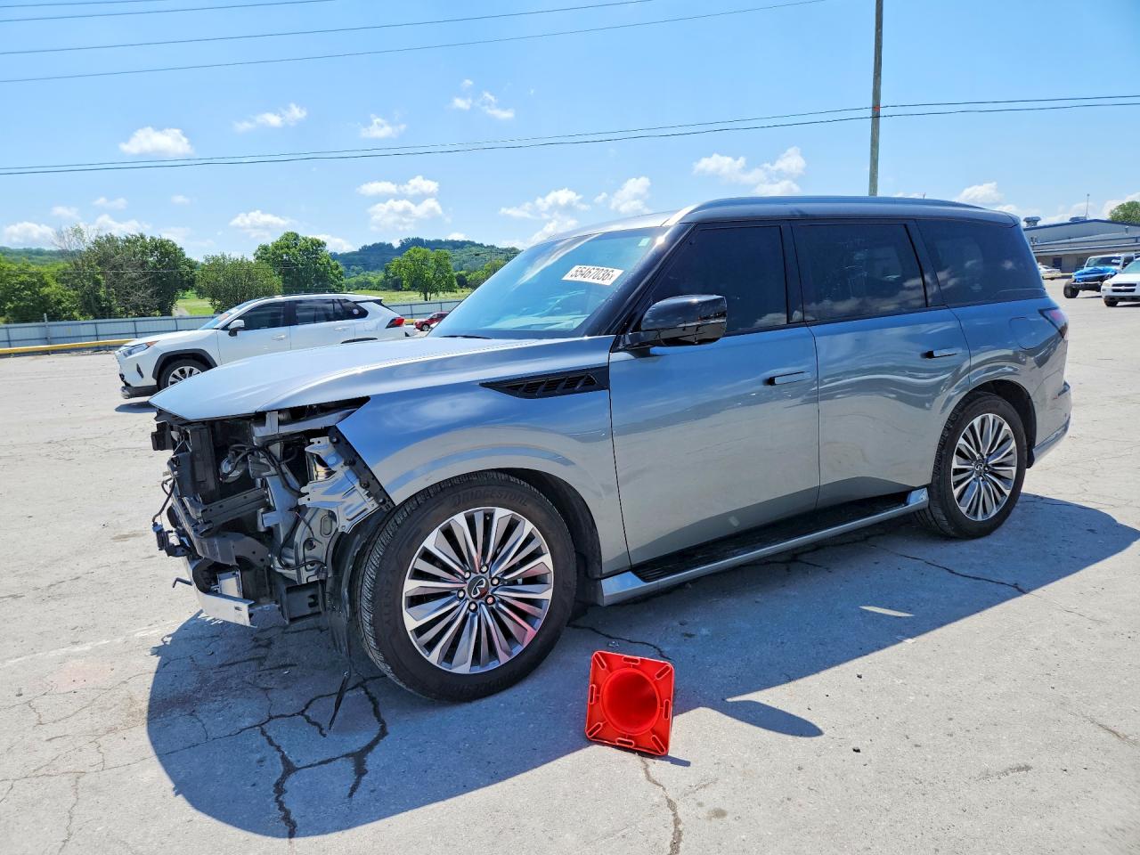Salvage INFINITI Qx Image