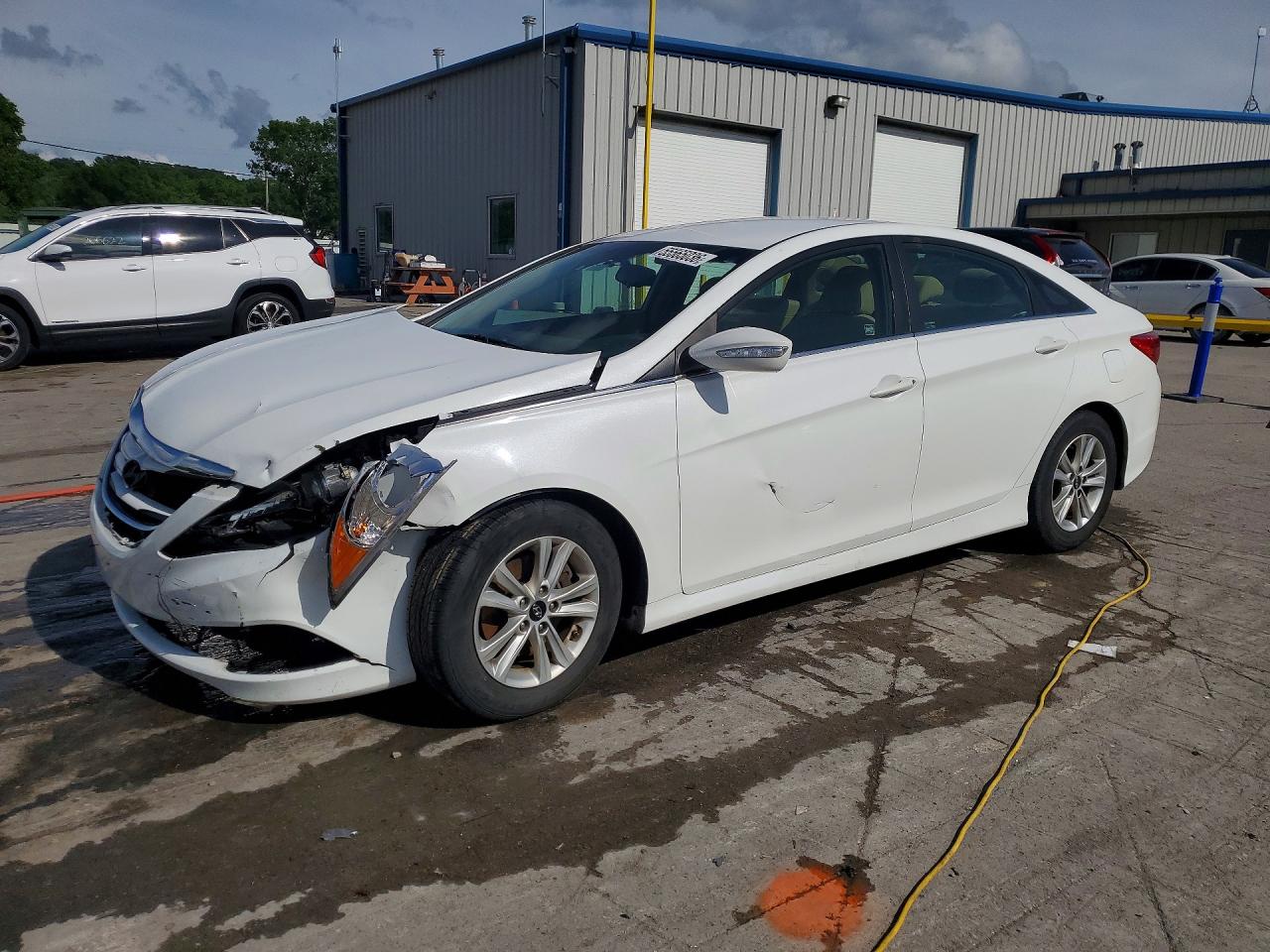 Salvage Hyundai SONATA Image