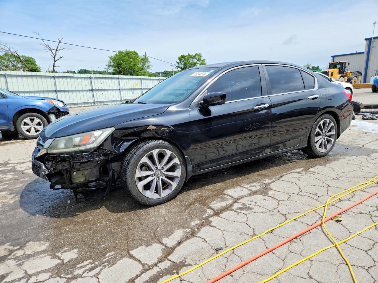 Salvage Honda Accord Image