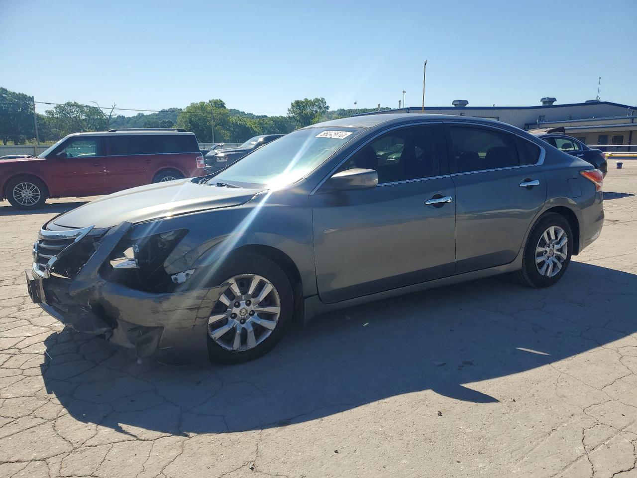 Salvage Nissan Altima Image