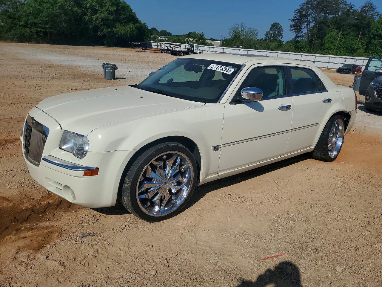 Salvage Chrysler 300 Image