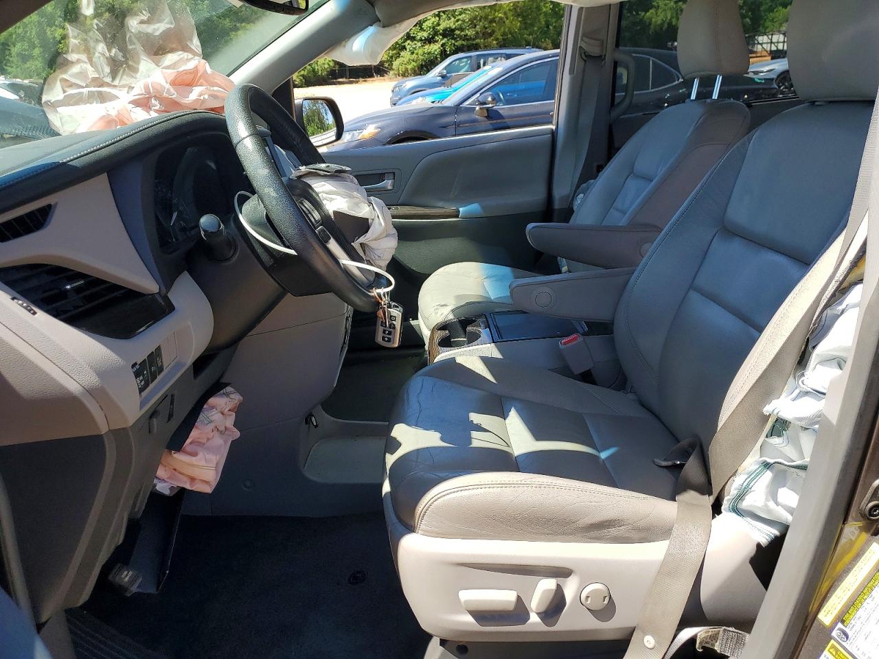 Toyota Sienna Xle Premium 8-passenger