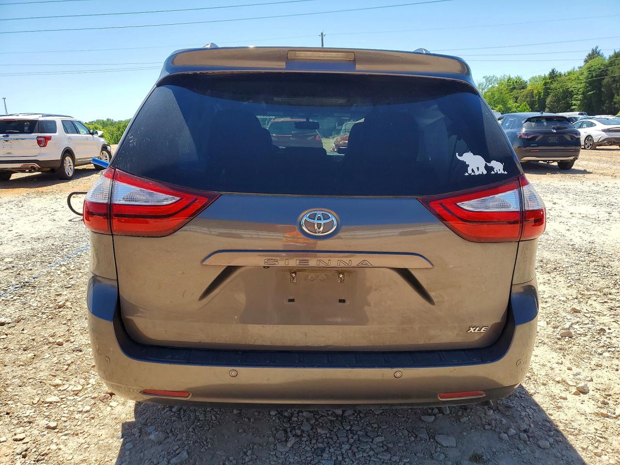 Toyota Sienna Xle Premium 8-passenger