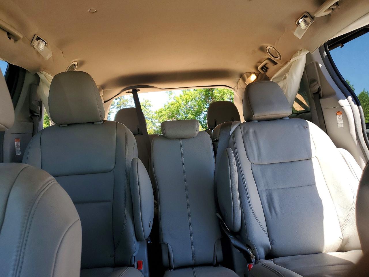 Toyota Sienna Xle Premium 8-passenger