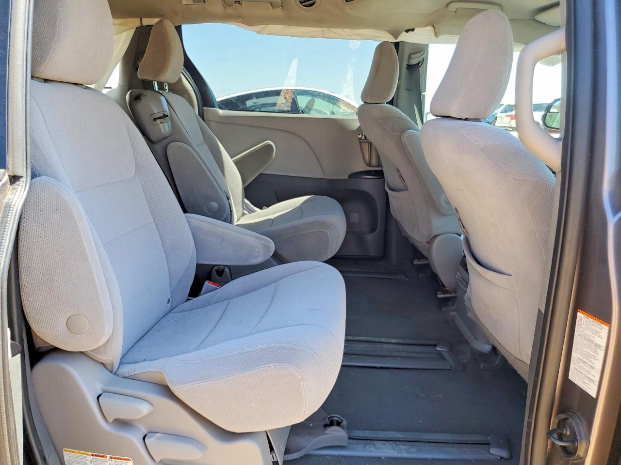 Toyota Sienna Le