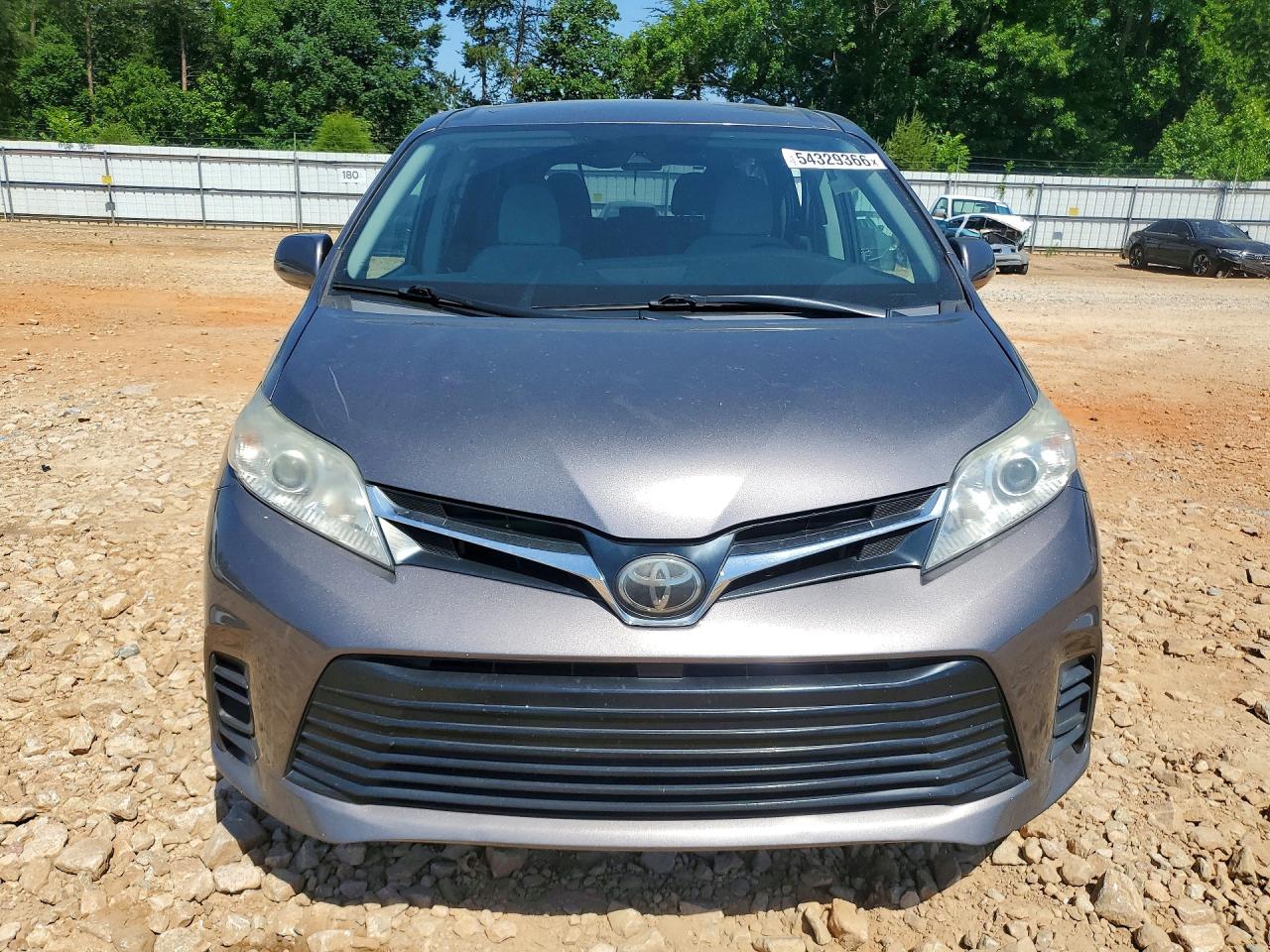 Toyota Sienna Le