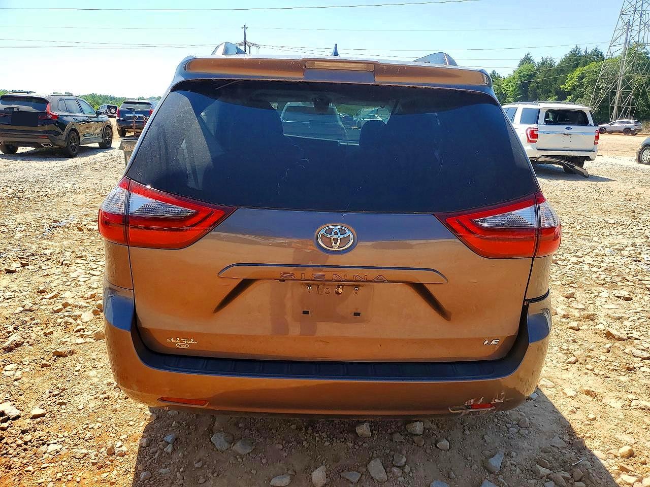 Toyota Sienna Le