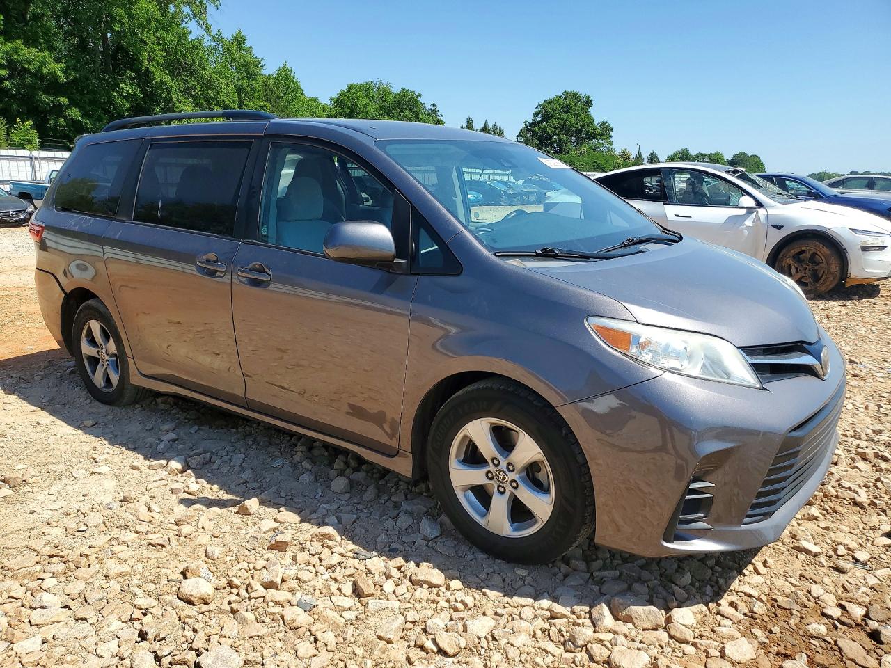 Toyota Sienna Le