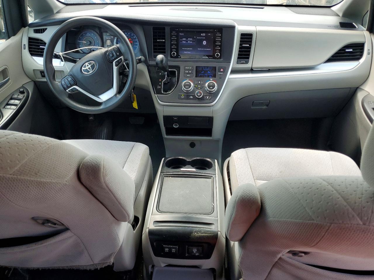 Toyota Sienna Le