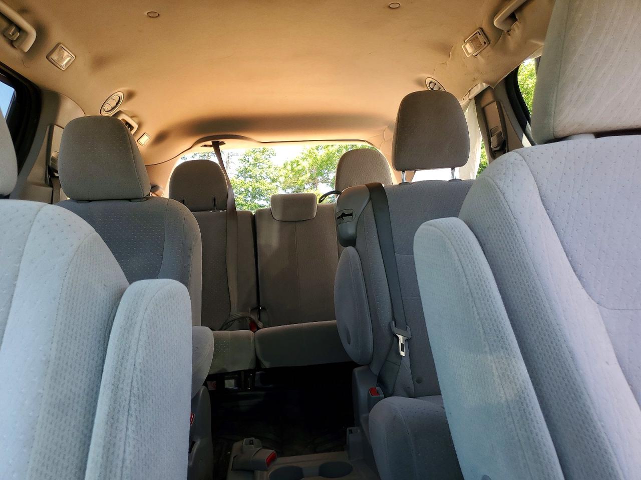 Toyota Sienna Le