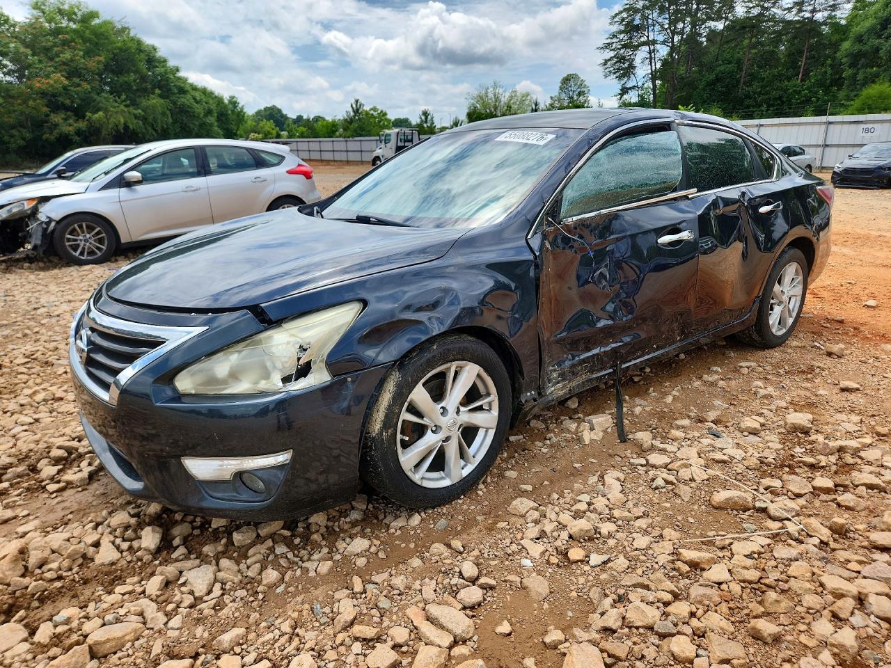 Salvage Nissan Altima Image