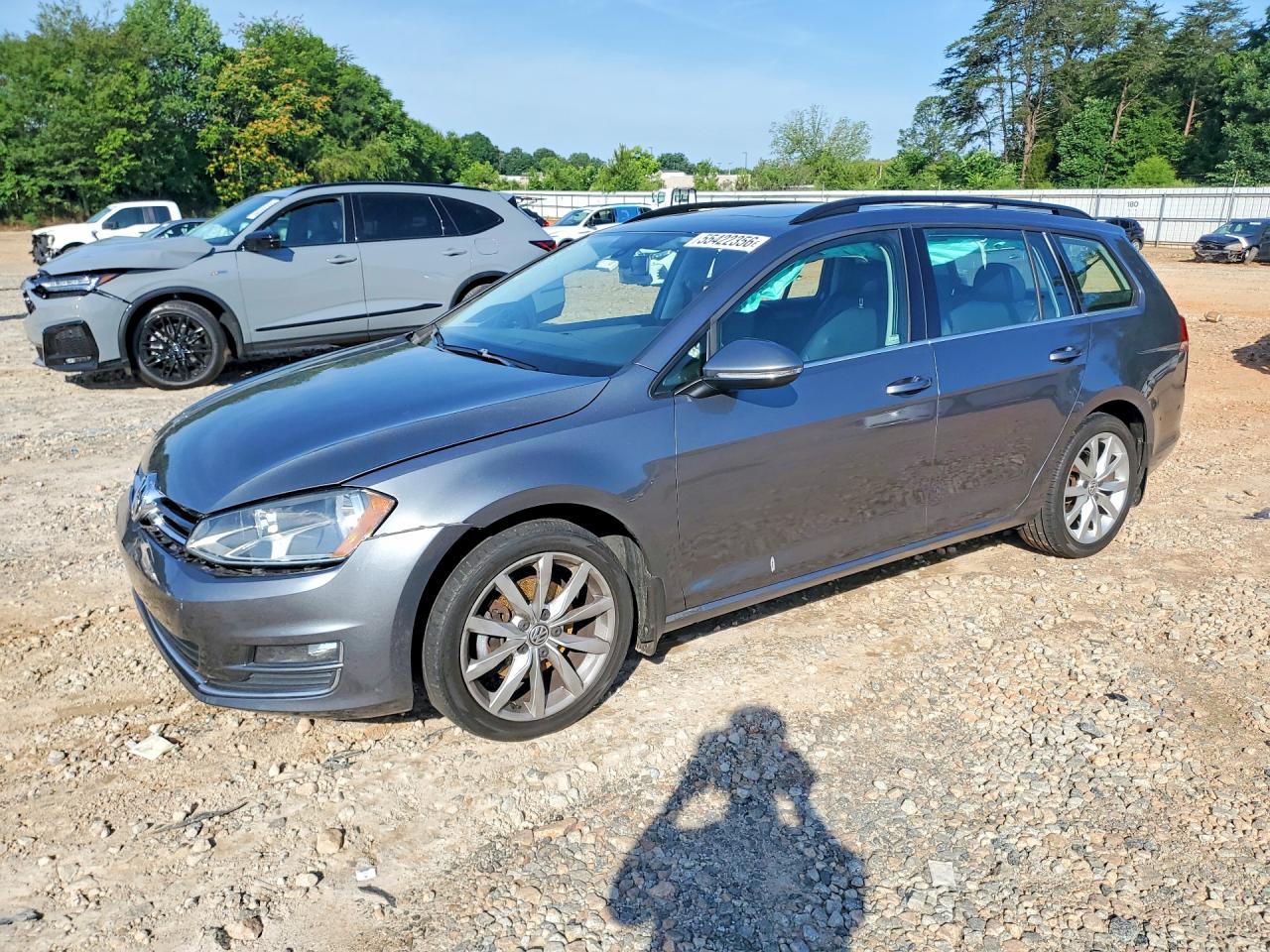Salvage Volkswagen Golf Image
