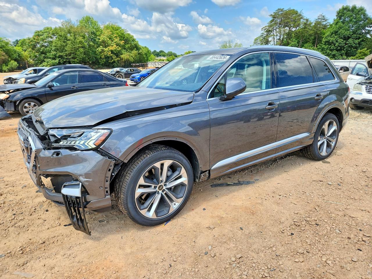 Salvage Audi Q7 Image