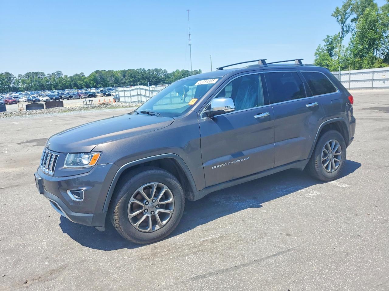 Salvage Jeep Cherokee Image