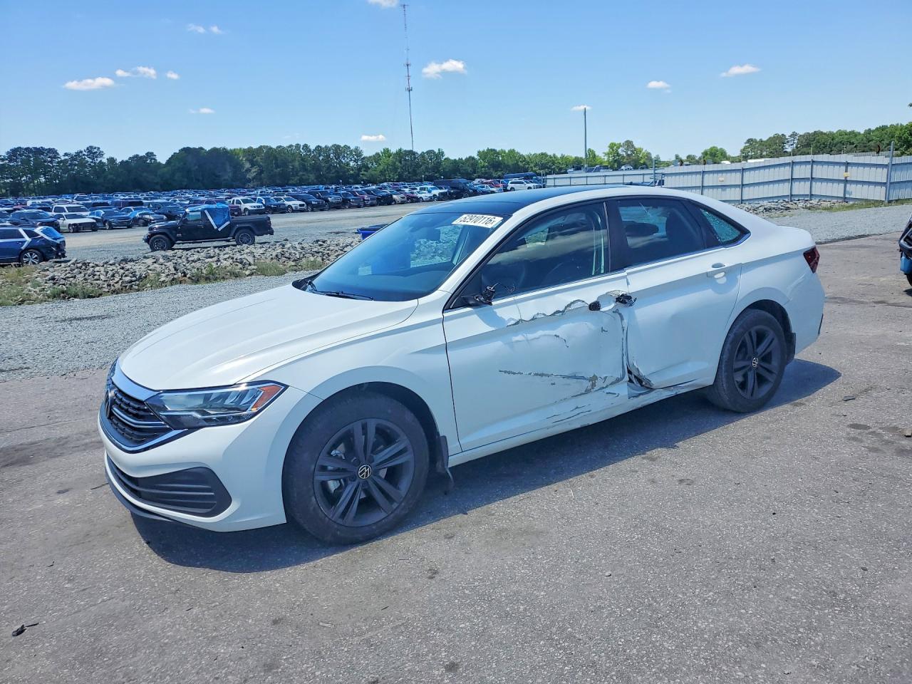 Salvage Volkswagen Jetta Image