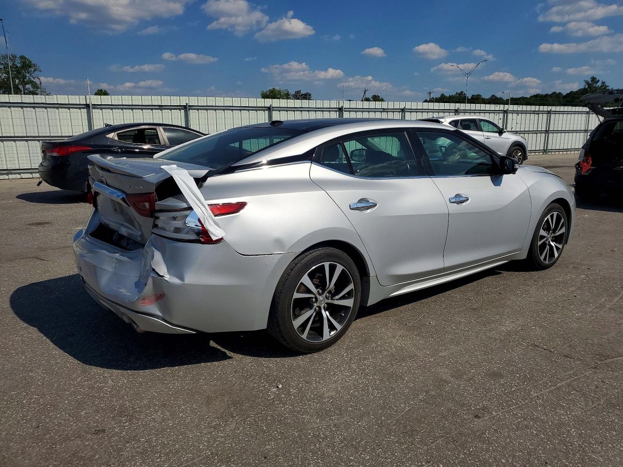 Nissan Maxima Platinum