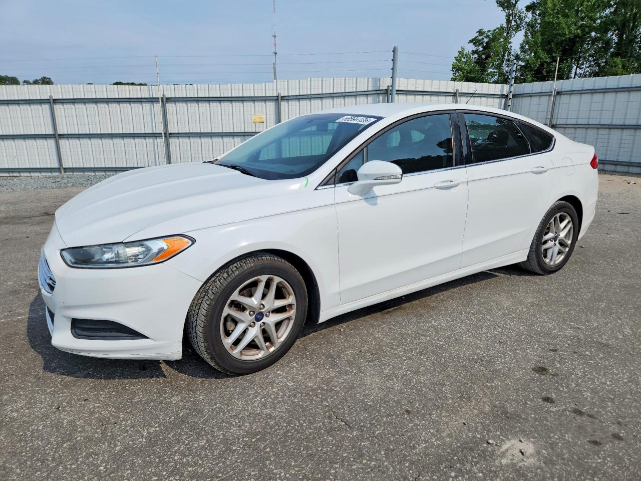 Salvage Ford Fusion Image
