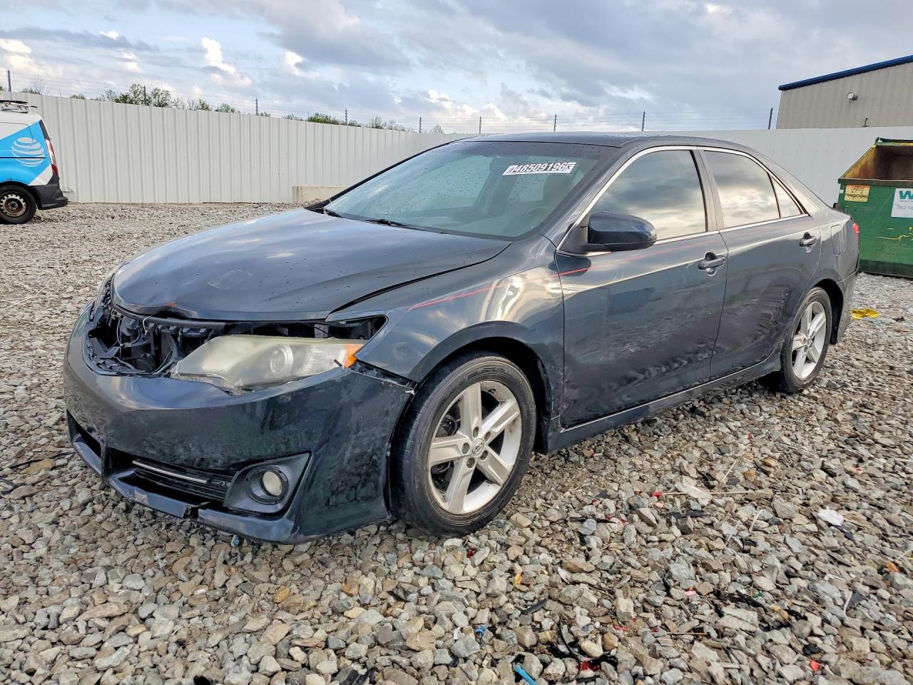 Salvage Toyota Camry Image