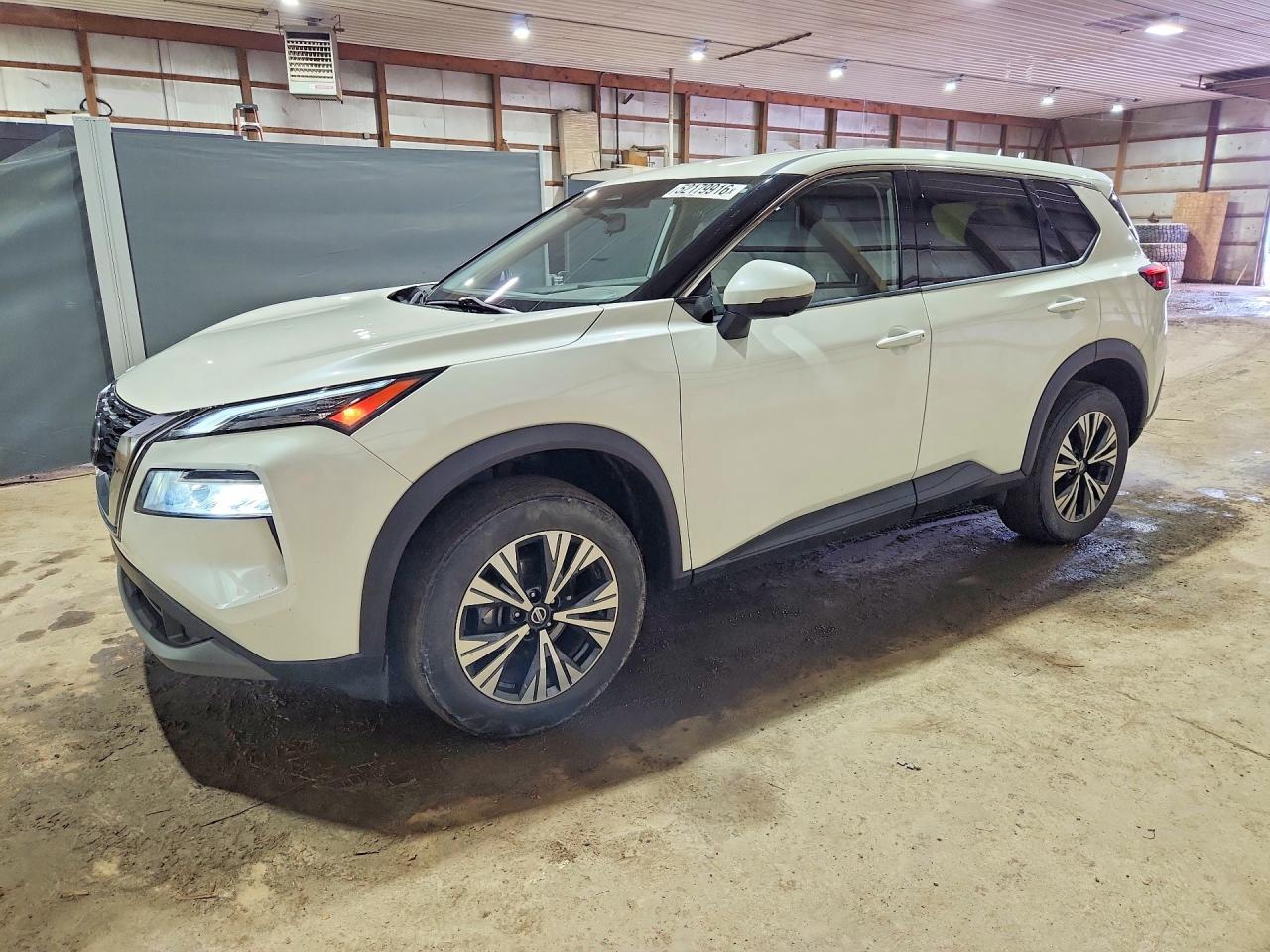 Salvage Nissan Rogue Image