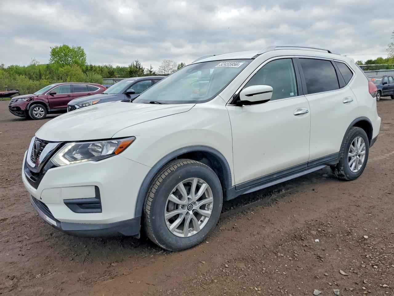 Salvage Nissan Rogue Image