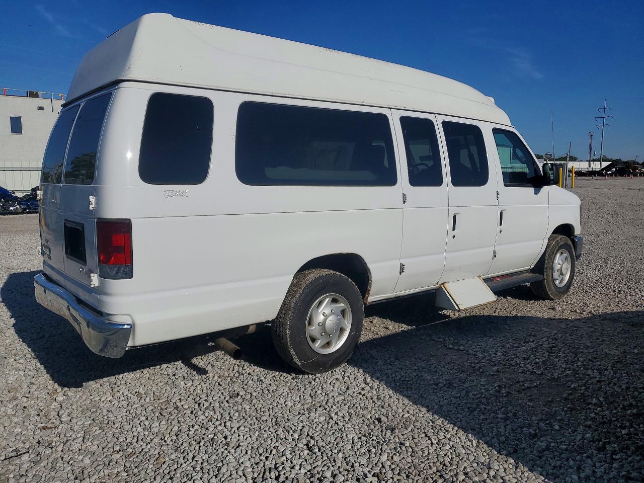 Ford Econoline E250 Van