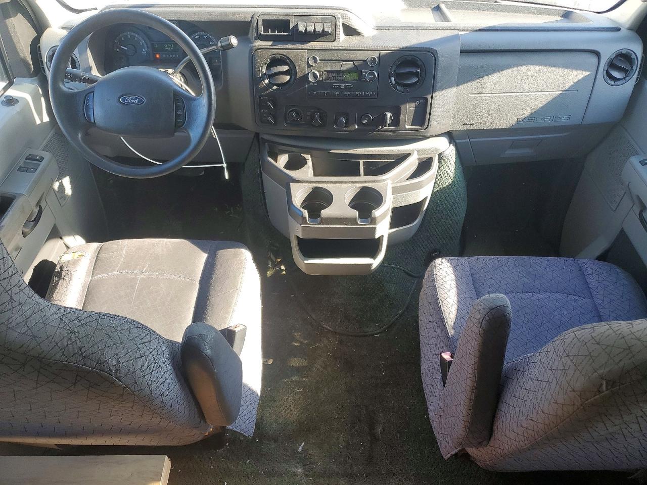 Ford Econoline E250 Van